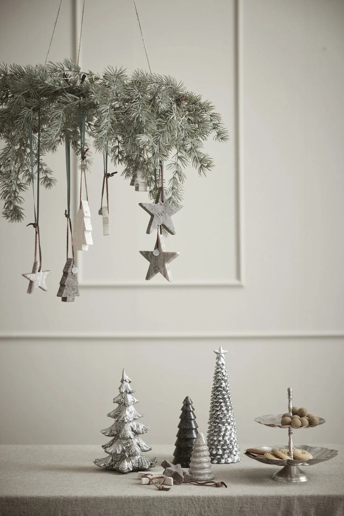 Centerpiece - Antique Silver, 23 cm